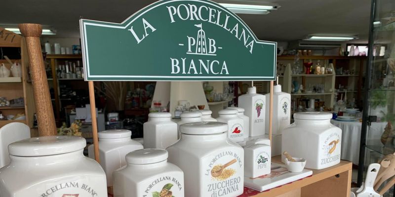 Offerta porcellana bianca da casa Versilia Lucca- offerta porcellana di pregio sconti