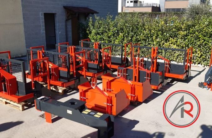 offerta vendita attrezzature forestali a perugia - occasione vendita spaccalegna per escavatore perugia