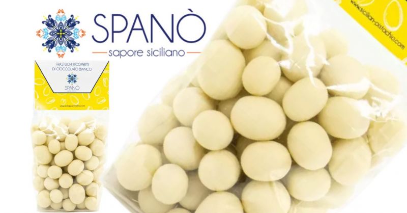 Angebot sizilianische typische Desserts Frastuchi di Sicilia, bezogen mit weißer Schokolade made in Italy