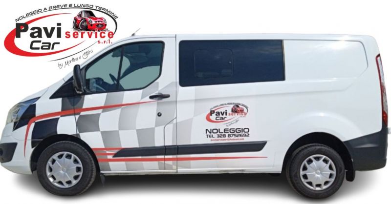 Offerta noleggio breve medio lungo termine tutto compreso FORD CUSTOM 6 POSTI FURGONI Vicenza provincia