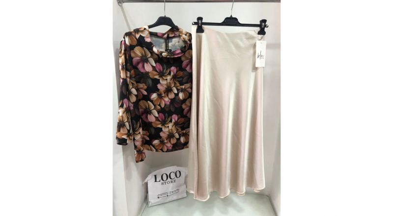 Offerta Gonna Svasata e Blusa Fantasia a Marano di Napoli