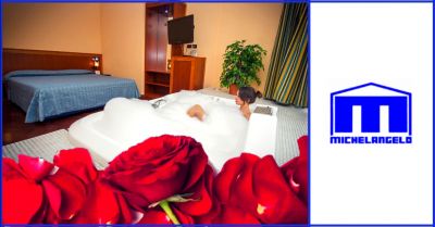 offerta prenotazione hotel con suite romantica occasione hotel con jacuzzi in camera terni