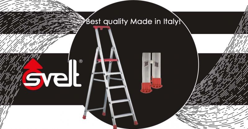 Verkaufsförderung Scala Marea made in Italy mit Plattform und Brüstung, ausgestattet mit Werkzeugkasten und Eimerhaken für den professionellen Einsatz.